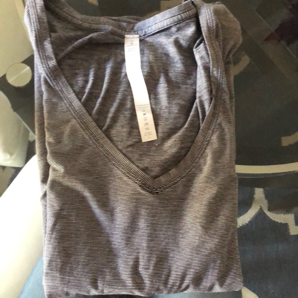 Lululemon t shirt